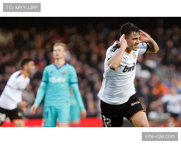 巴伦西亚长传进攻占比22%，针对塞尔塔防空弱点部署